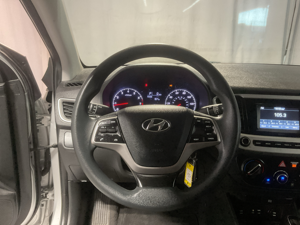 2022 Hyundai Accent SEL 4-Door 6A