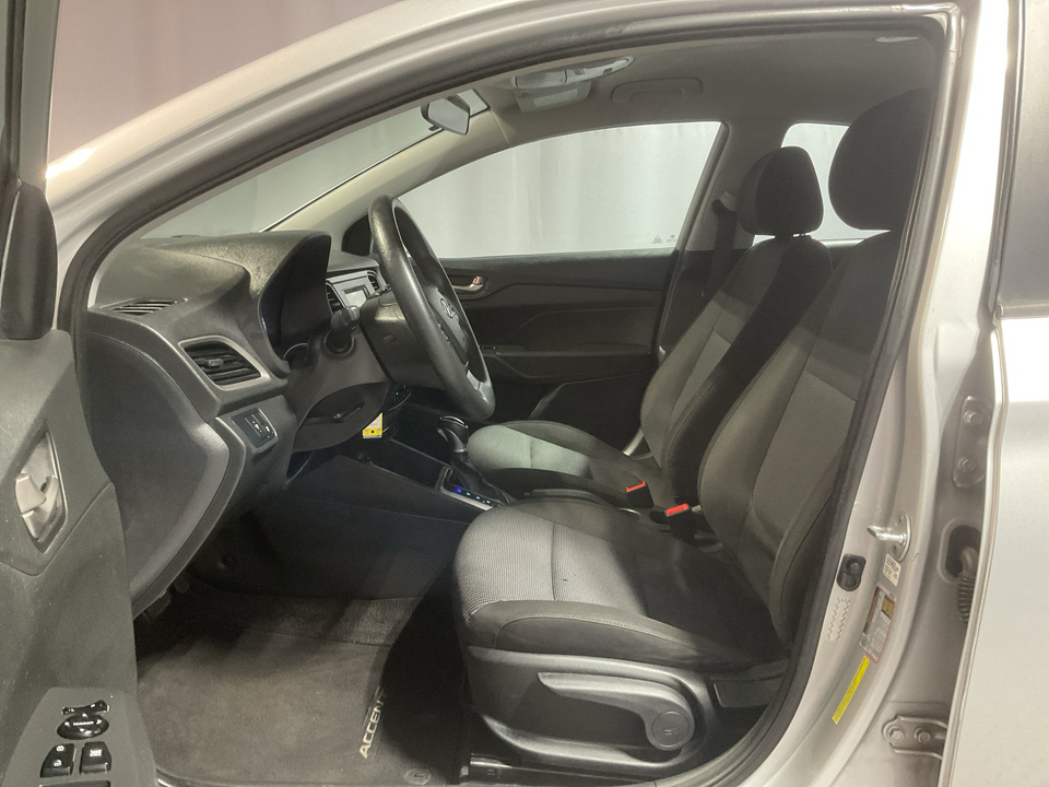 2022 Hyundai Accent SEL 4-Door 6A