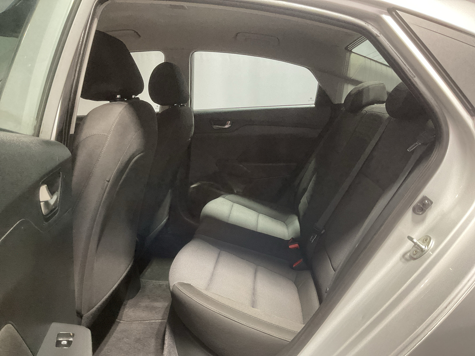 2022 Hyundai Accent SEL 4-Door 6A