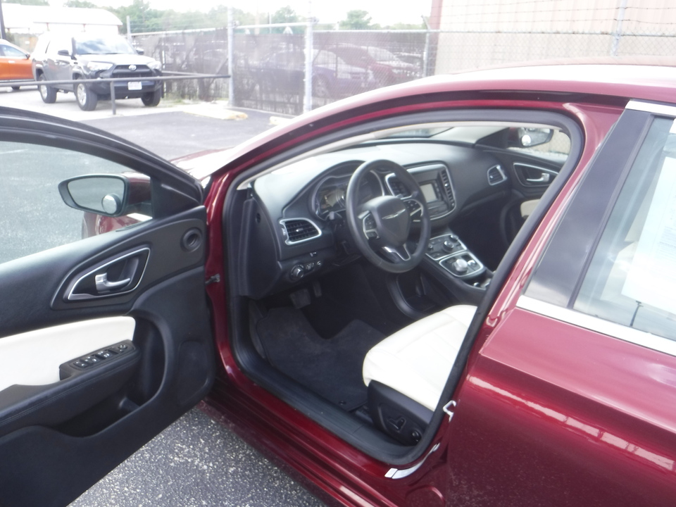 2016 Chrysler 200 Limited