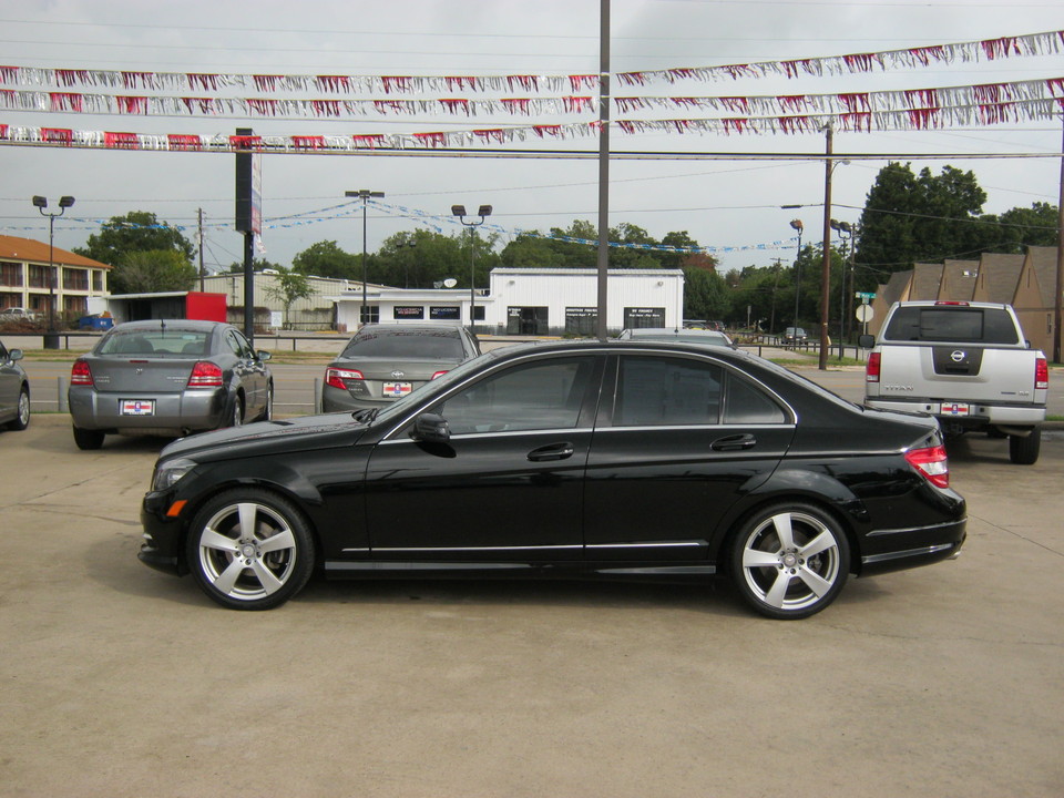 2011 Mercedes-Benz C-Class C300 Luxury Sedan