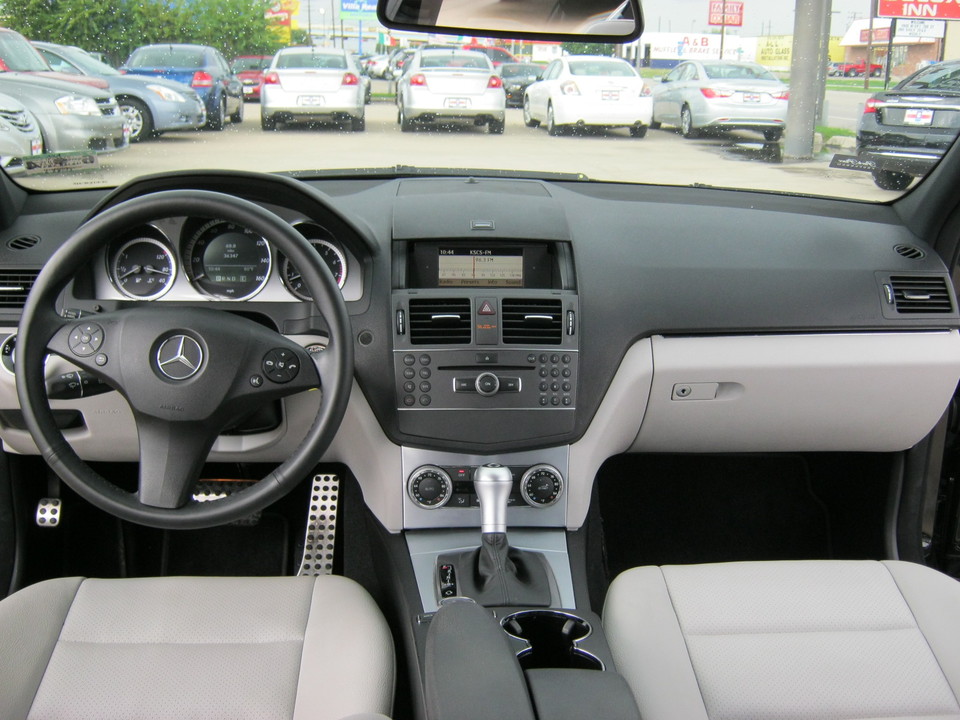 2011 Mercedes-Benz C-Class C300 Luxury Sedan