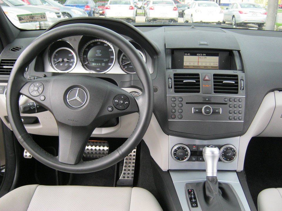 2011 Mercedes-Benz C-Class C300 Luxury Sedan