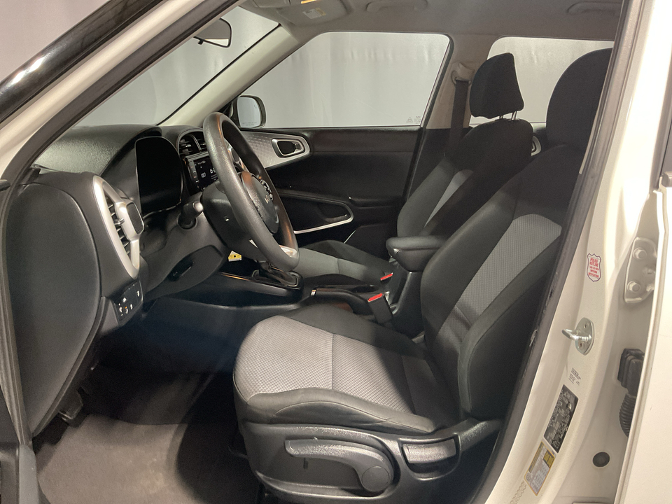 2022 Kia Soul LX CVT