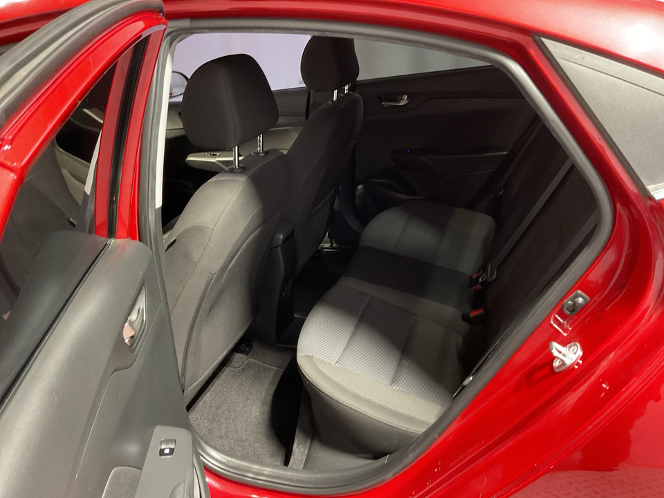 2022 Hyundai Accent SEL 4-Door 6A