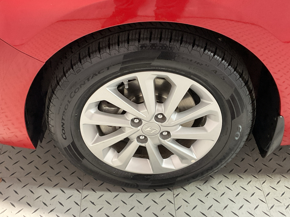 2022 Hyundai Accent SEL 4-Door 6A