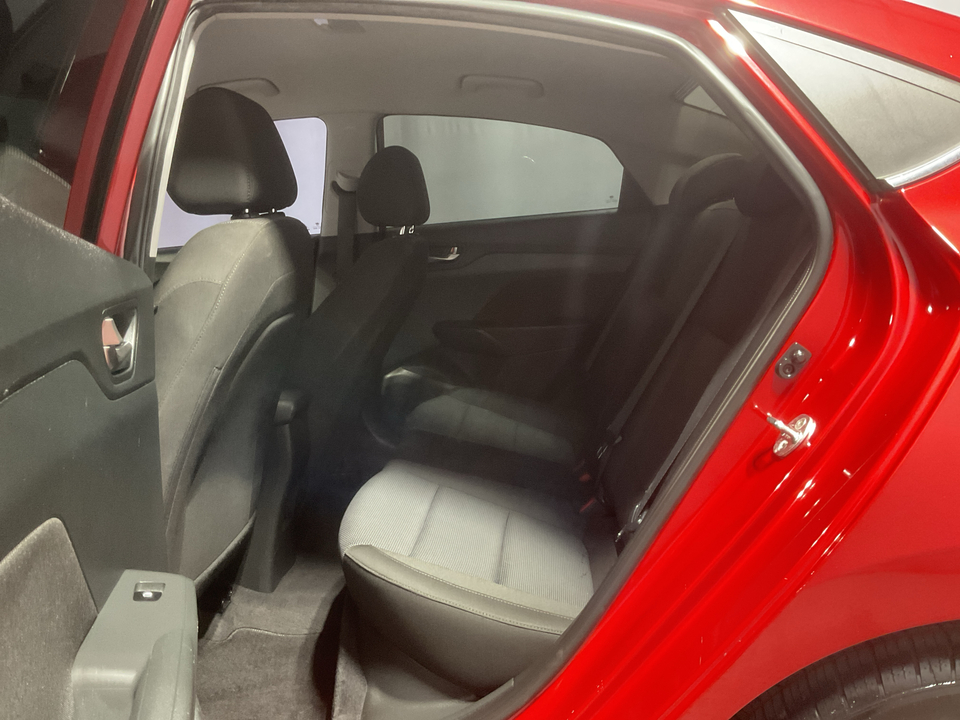 2022 Hyundai Accent SEL 4-Door 6A