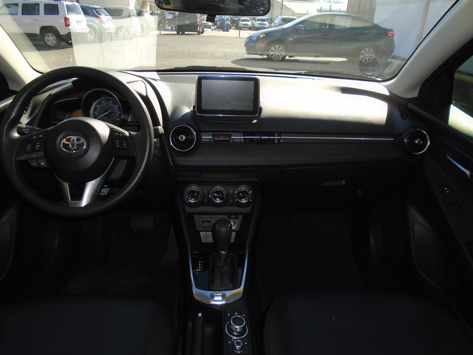 2017 Toyota Yaris iA 6A