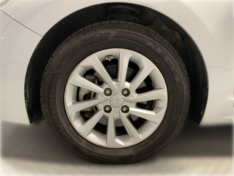 2022 Hyundai Accent SEL 4-Door 6A