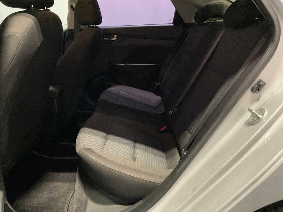 2022 Hyundai Accent SEL 4-Door 6A