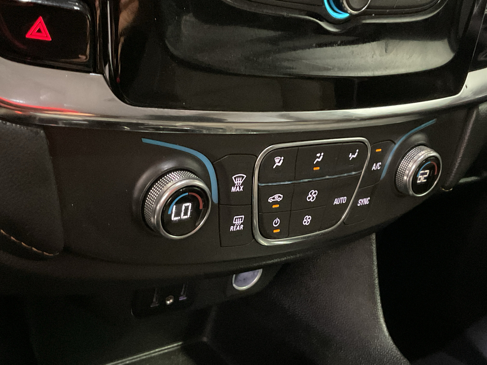 2021 Chevrolet Traverse LS FWD