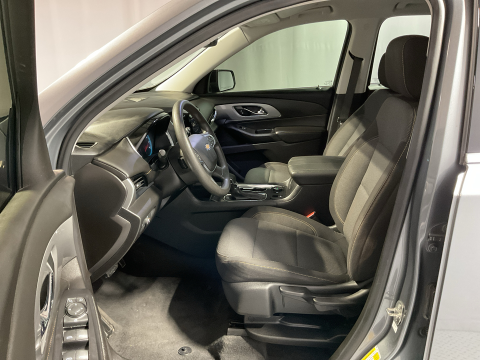 2021 Chevrolet Traverse LS FWD