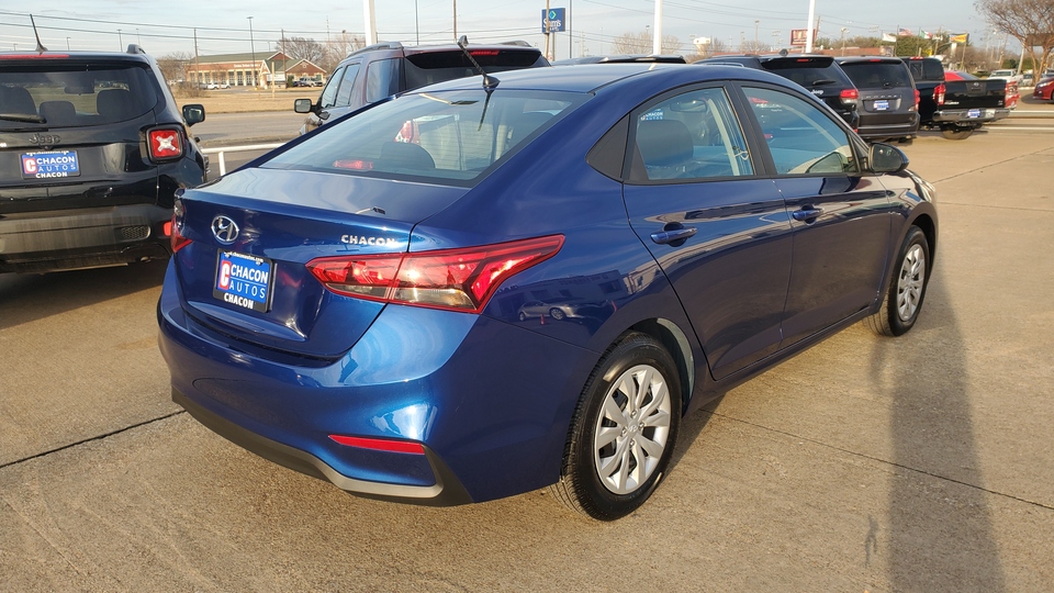 Used 2022 Hyundai Accent SEL 4-Door 6A for Sale - Chacon Autos