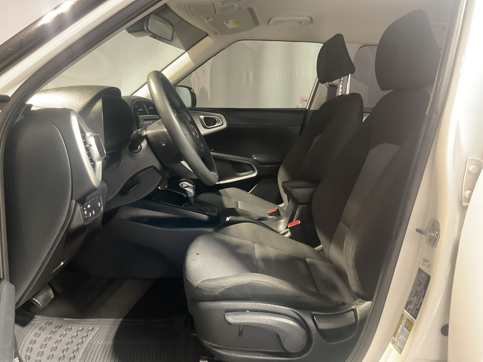2022 Kia Soul LX CVT