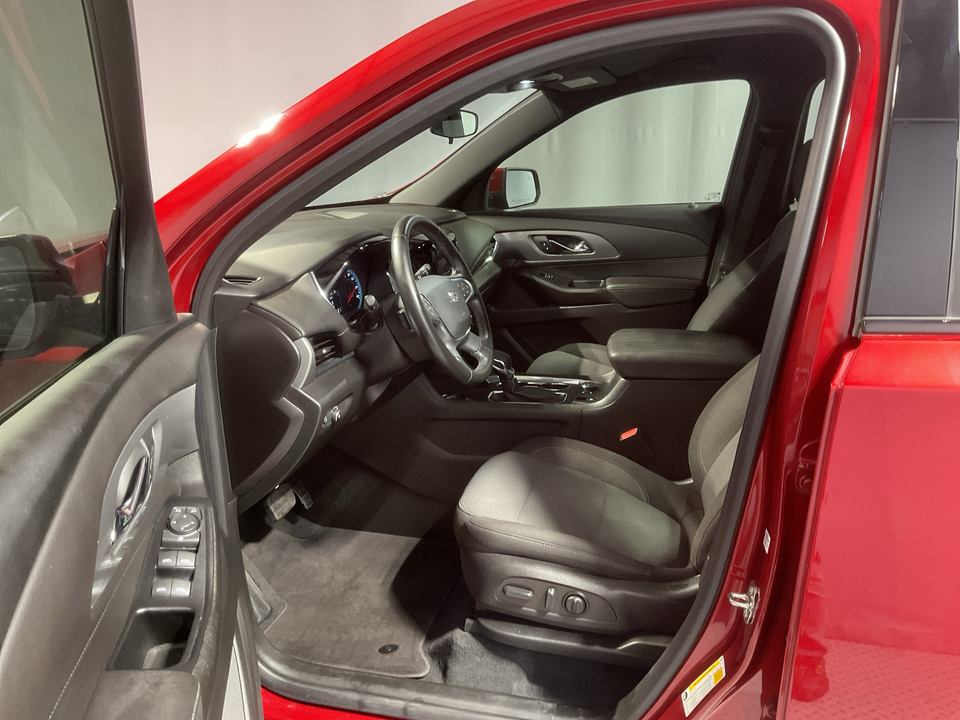 2023 Chevrolet Traverse LT FWD