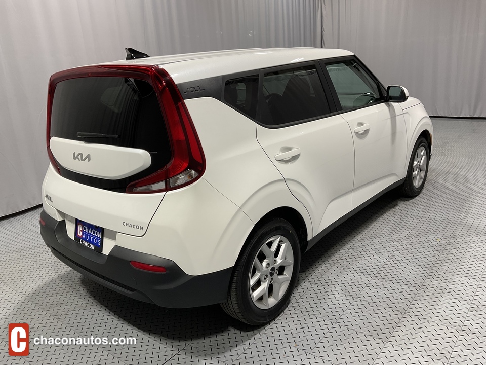 2022 Kia Soul LX CVT