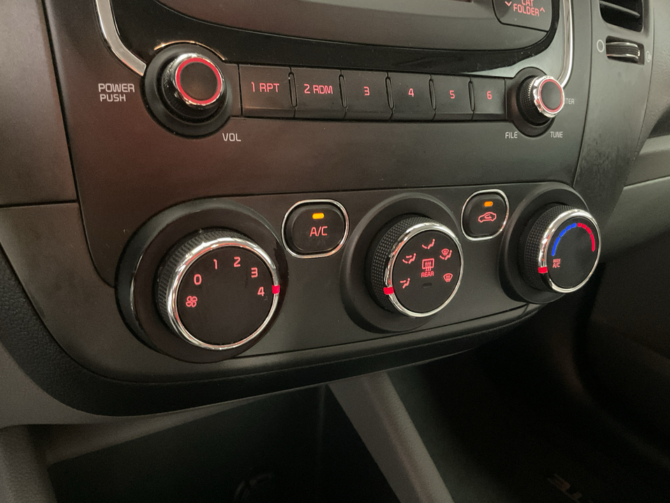 2017 Kia Forte LX 6A