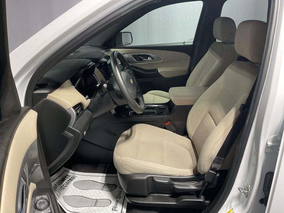 2022 Chevrolet Traverse LS FWD