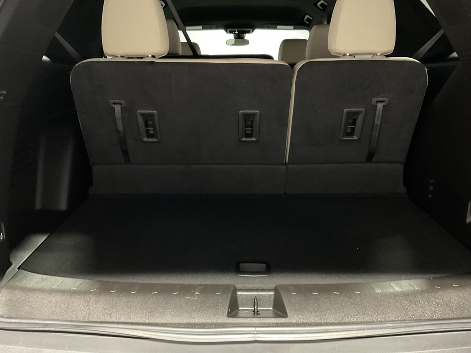 2023 Chevrolet Traverse LS FWD