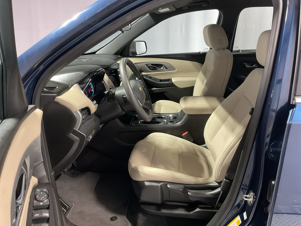 2022 Chevrolet Traverse LS FWD