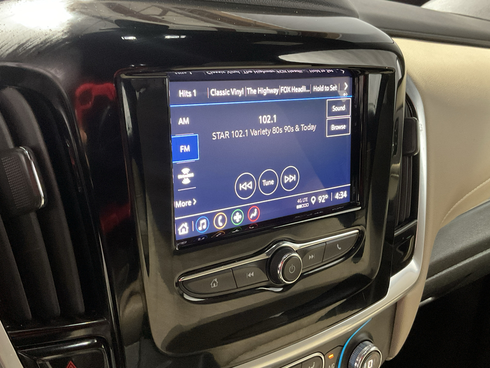 2022 Chevrolet Traverse LS FWD