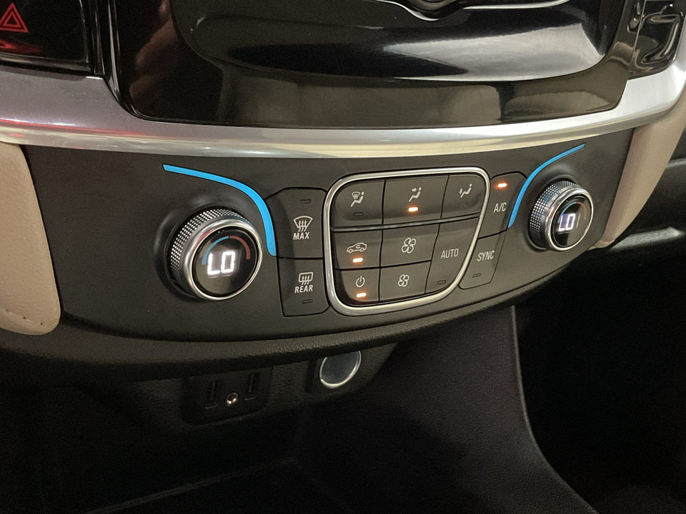 2022 Chevrolet Traverse LS FWD