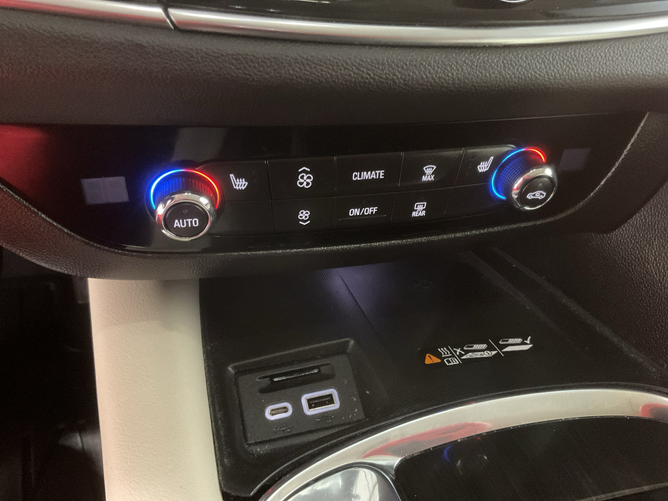 2023 Buick Enclave Essence FWD