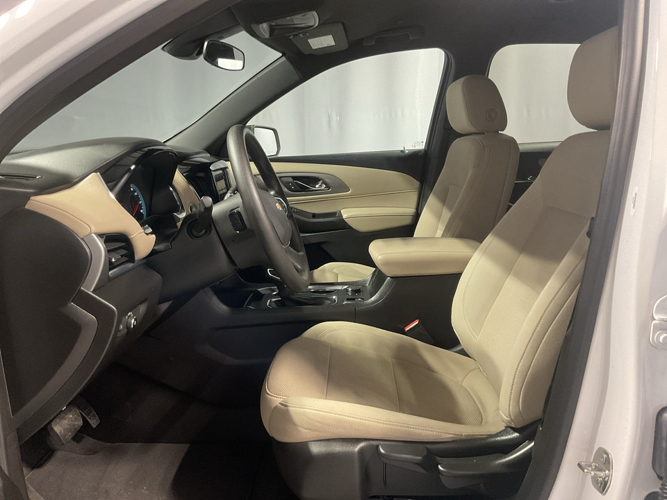 2023 Chevrolet Traverse LS FWD