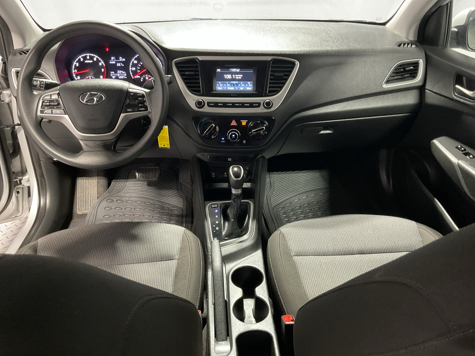 2022 Hyundai Accent SEL 4-Door 6A