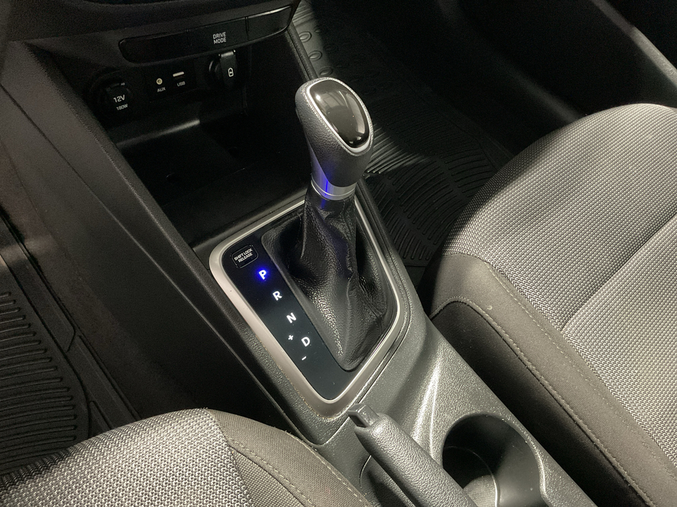 2022 Hyundai Accent SEL 4-Door 6A