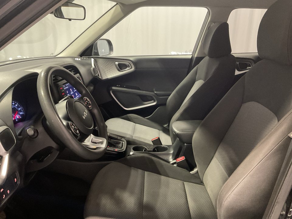 2022 Kia Soul LX CVT