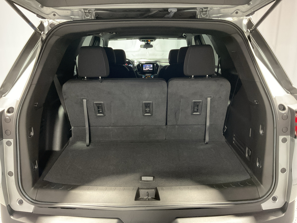 2023 Chevrolet Traverse LT Cloth FWD