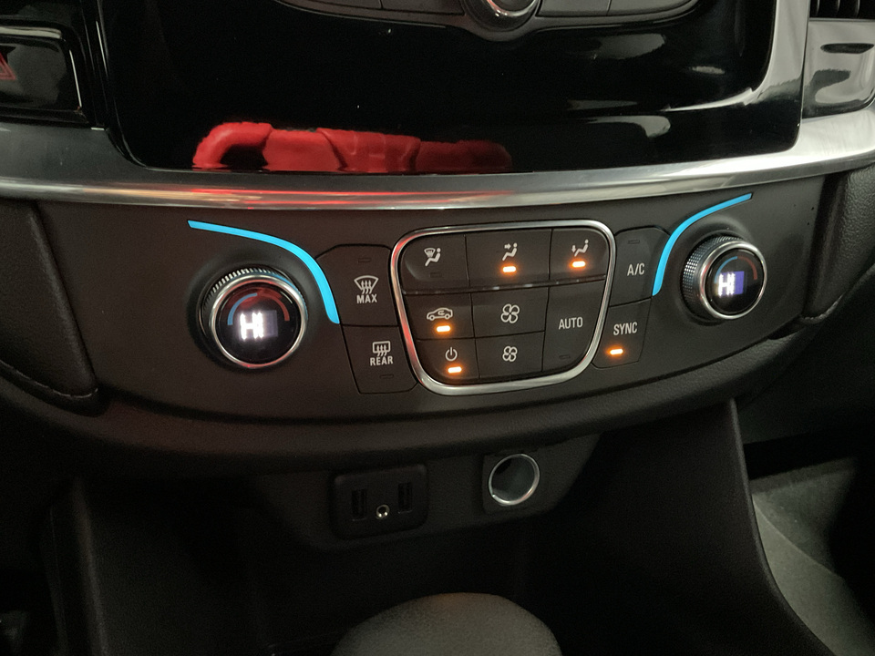 2023 Chevrolet Traverse LT Cloth FWD