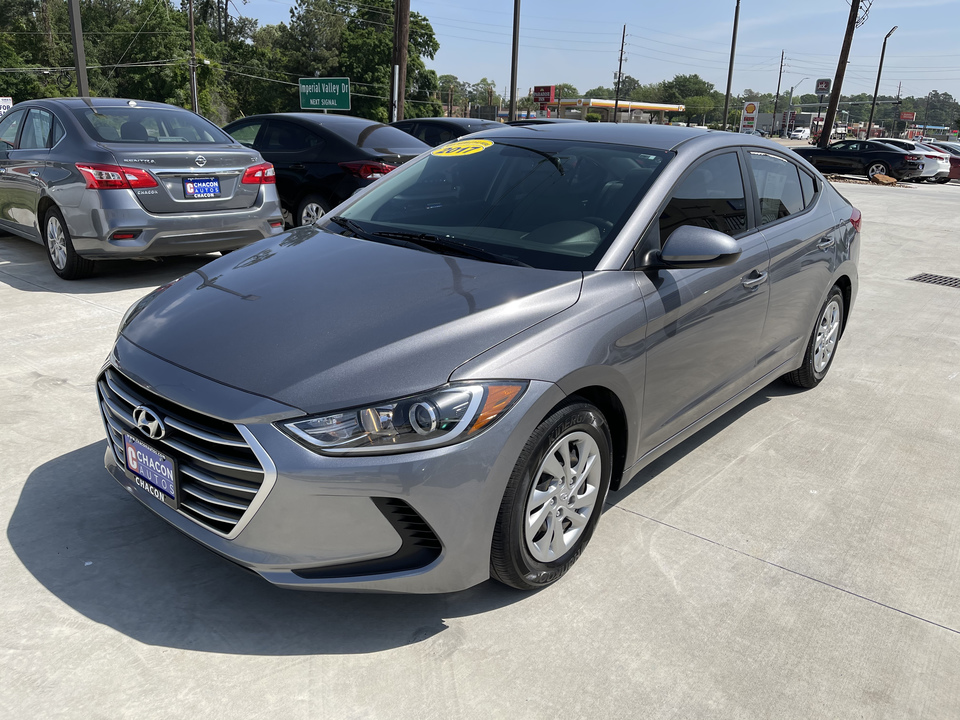 Used 2017 Hyundai Elantra SE 6AT for Sale - Chacon Autos