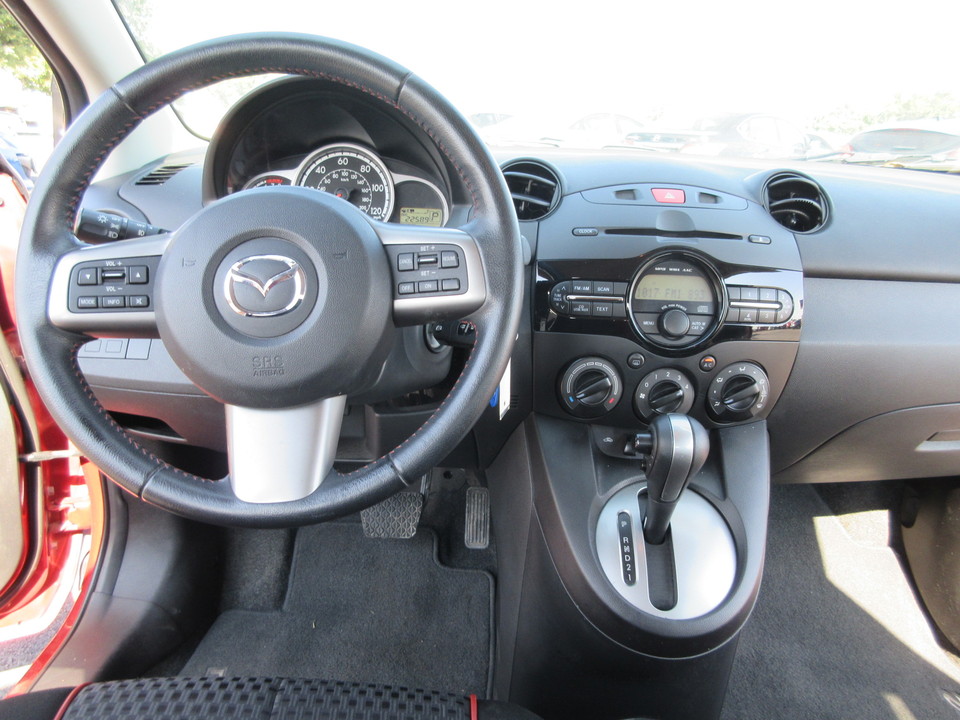 2014 Mazda MAZDA2 Touring AT