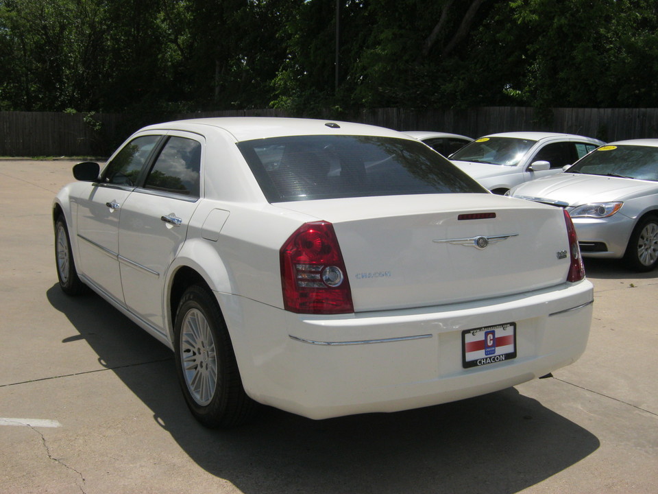 Used-2010-Chrysler-300-Touring-for-Sale---Chacon-Autos