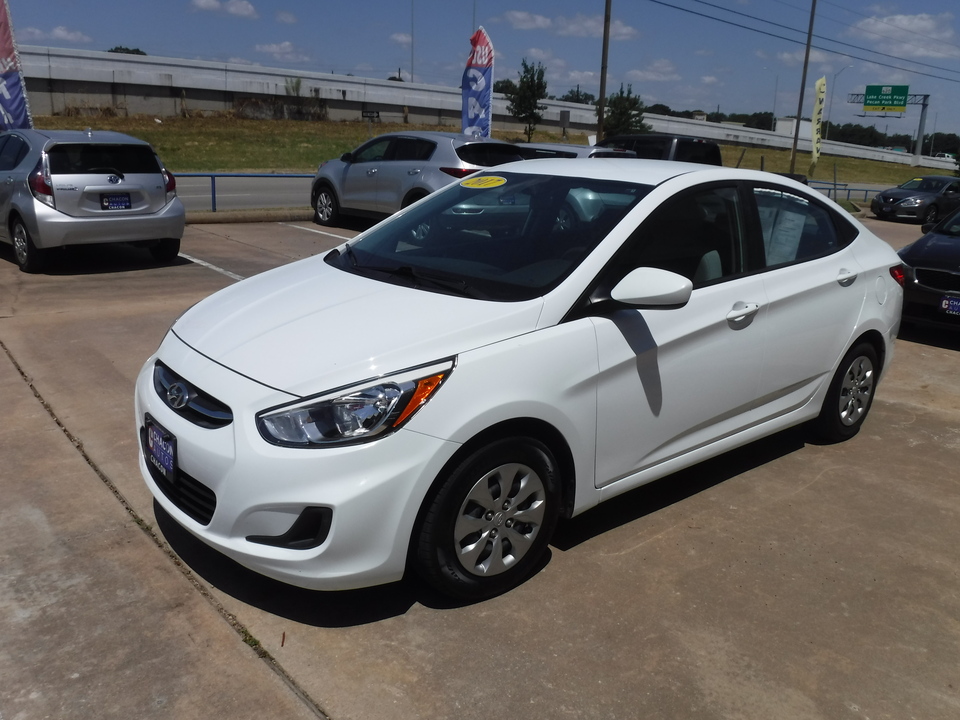 2017 Hyundai Accent SE 4-Door 6A