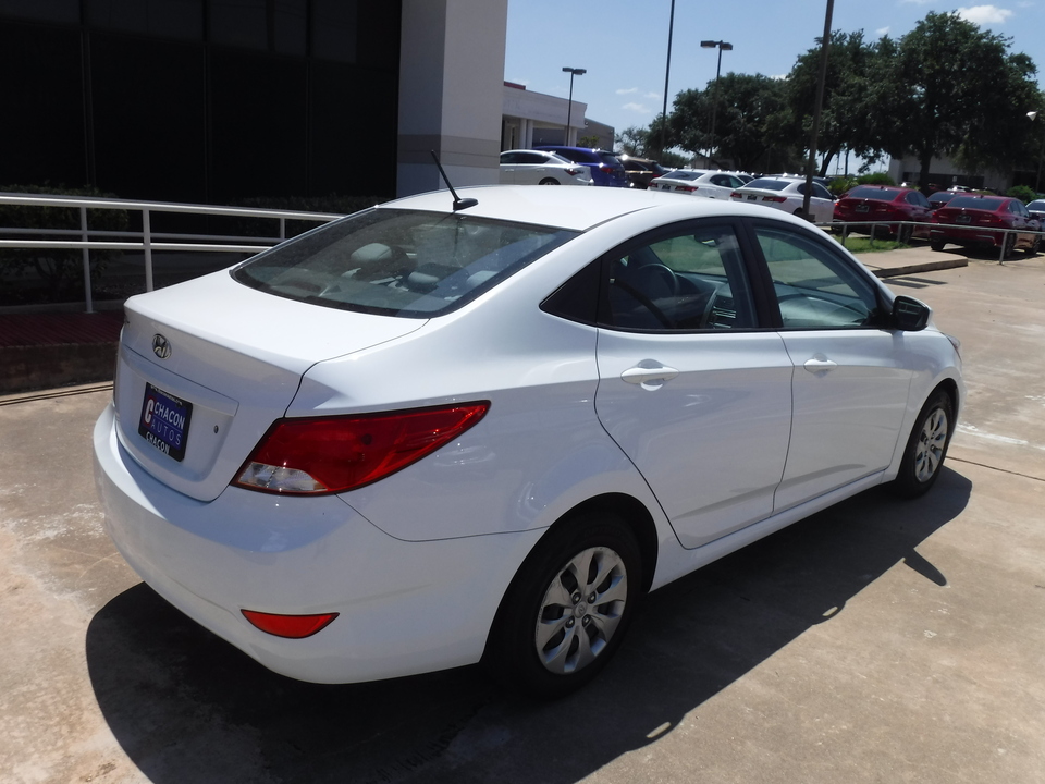 2017 Hyundai Accent SE 4-Door 6A
