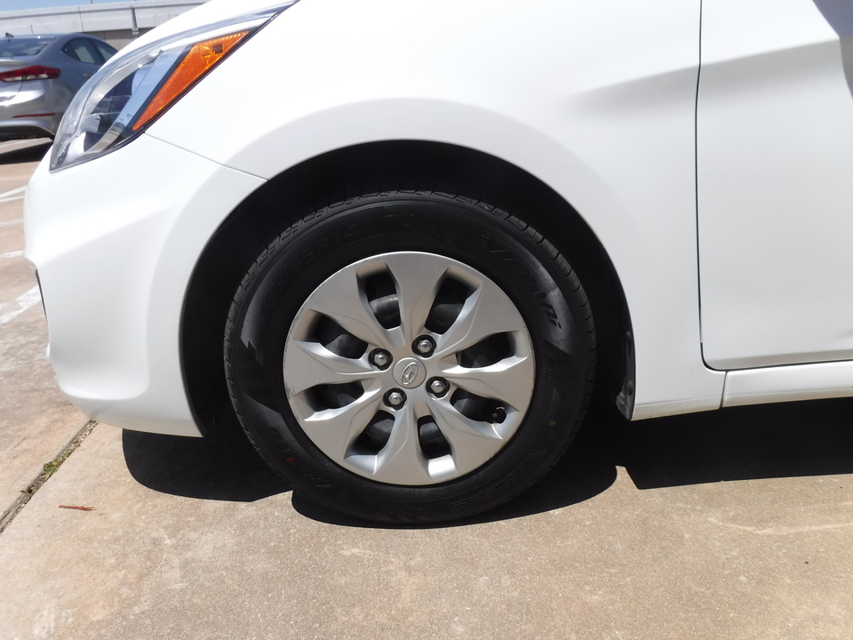 2017 Hyundai Accent SE 4-Door 6A