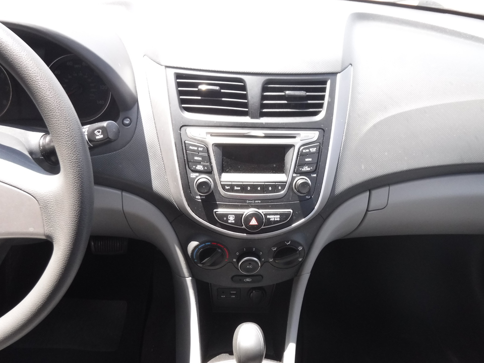 2017 Hyundai Accent SE 4-Door 6A
