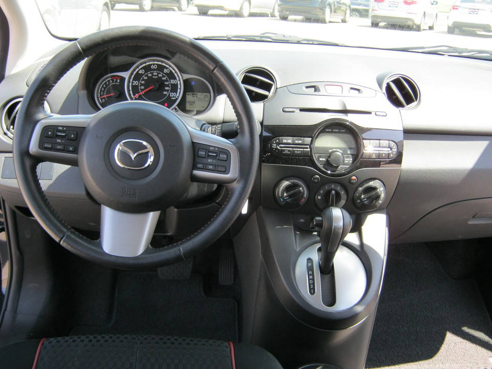 2014 Mazda MAZDA2 Touring AT