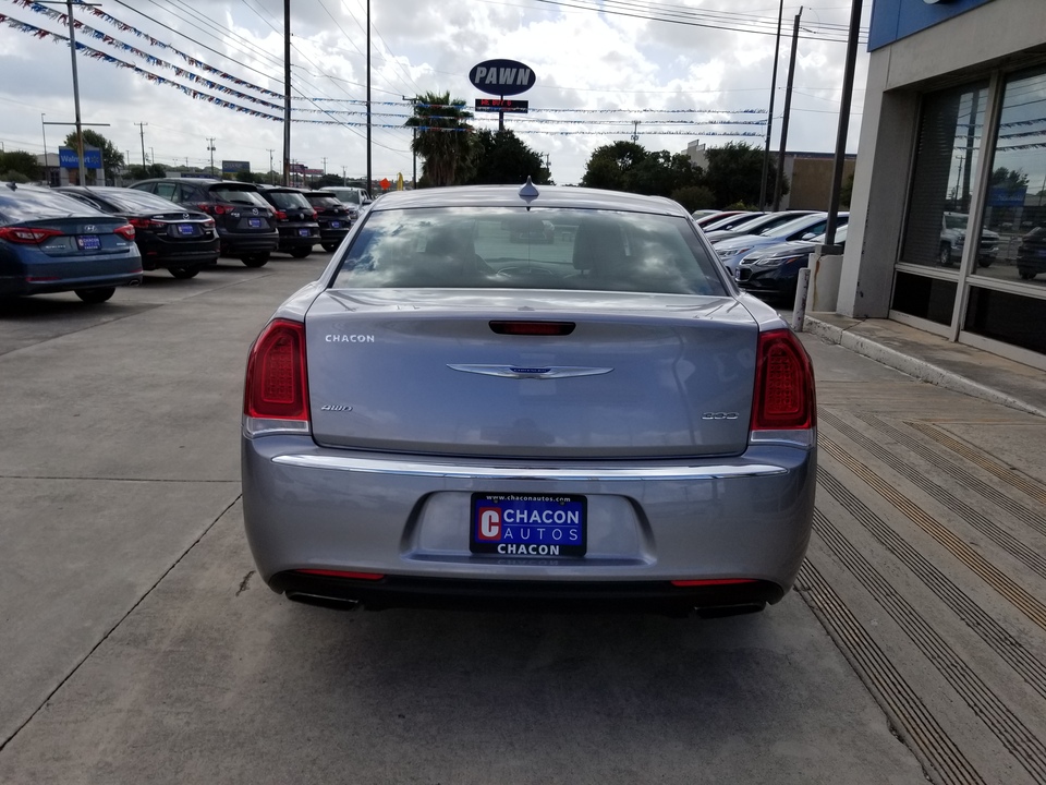 Used 2018 Chrysler 300 in San Antonio, TX ( B177456 ) Chacon Autos