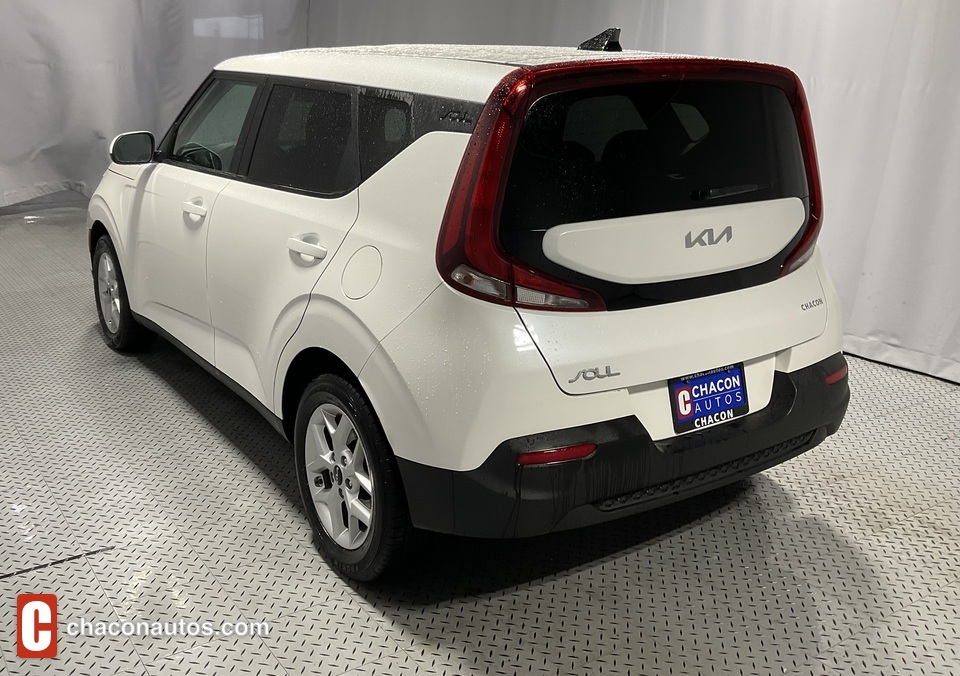 2022 Kia Soul LX CVT