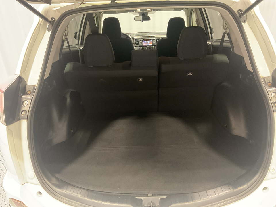 2018 Toyota RAV4 LE FWD
