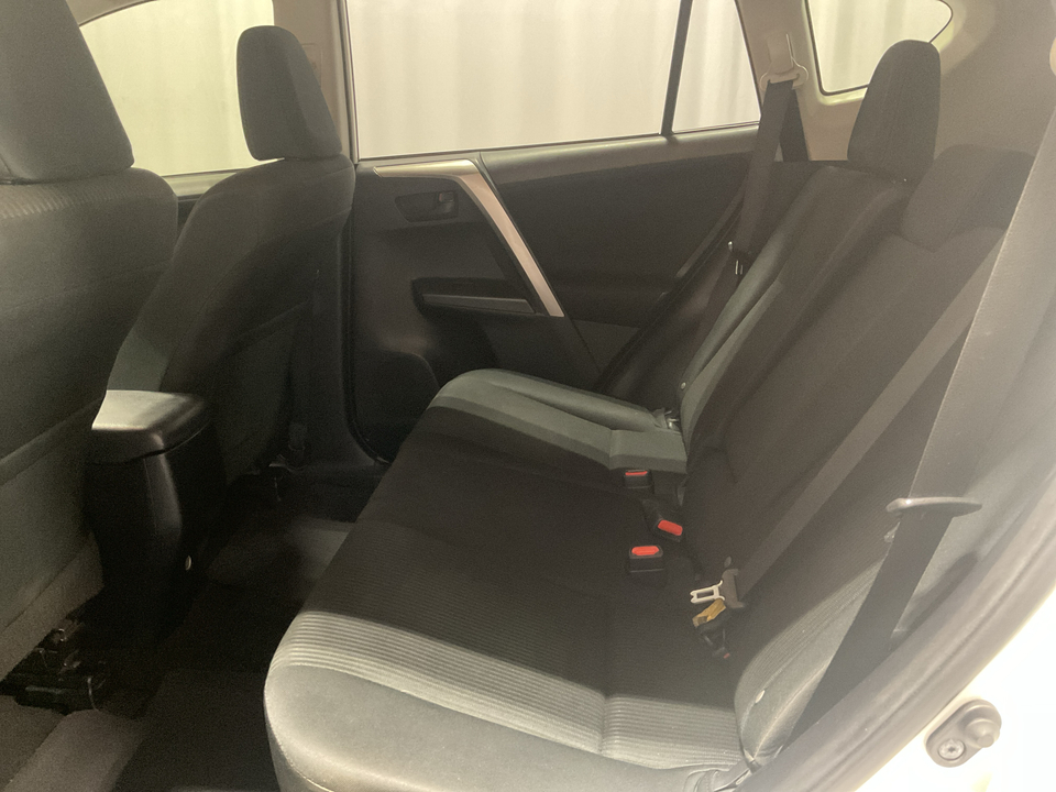 2018 Toyota RAV4 LE FWD
