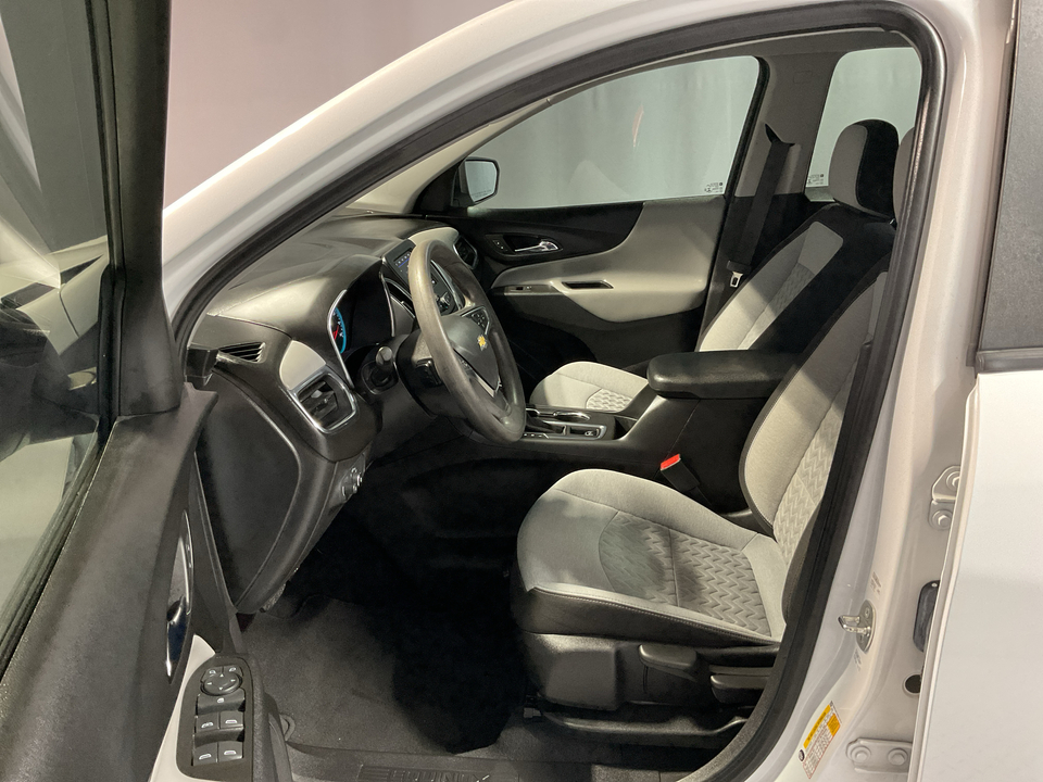 2022 Chevrolet Equinox LS 2WD