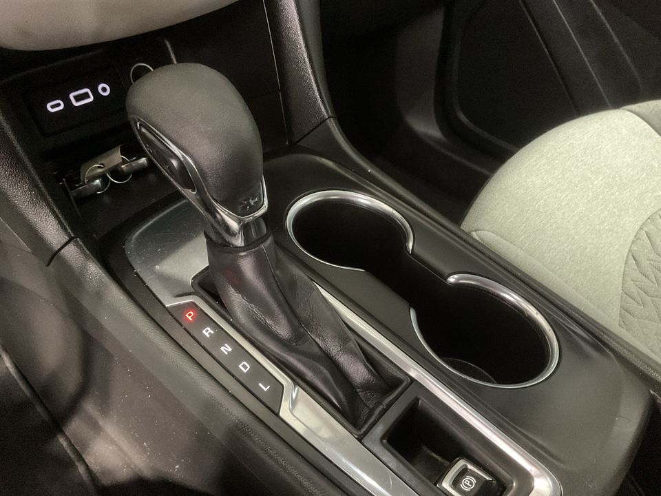 2022 Chevrolet Equinox LS 2WD