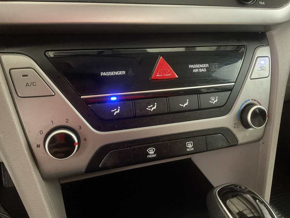 2017 Hyundai Elantra SE 6AT