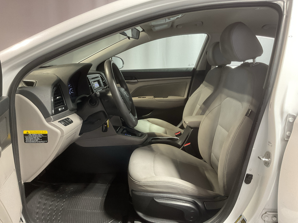 2017 Hyundai Elantra SE 6AT