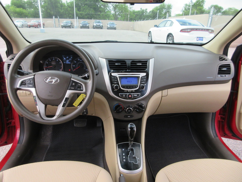 2012 Hyundai Accent GLS 4-Door